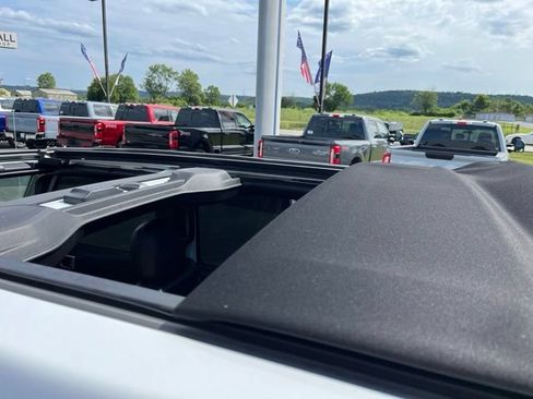 Used 2021 Jeep Wrangler Unlimited Sahara AWD/4WD image 7