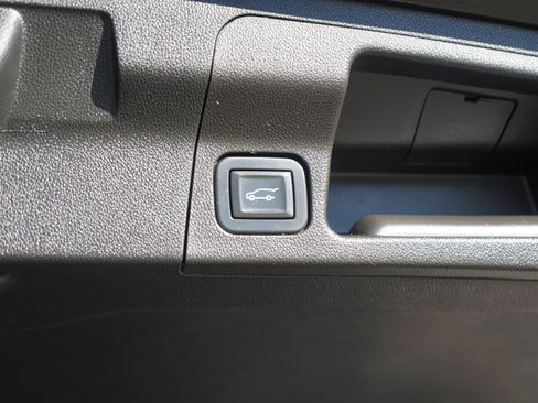 Used 2019 GMC Acadia SLE image 13