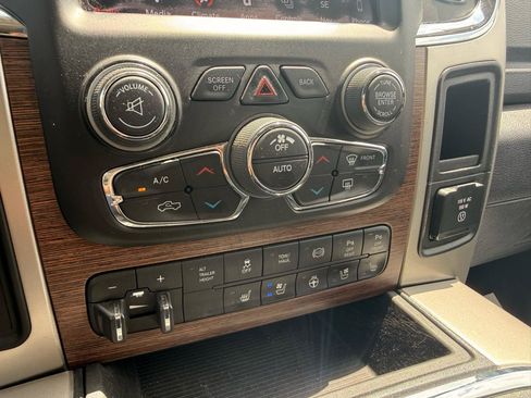 Used 2018 RAM 3500 Laramie AWD/4WD image 26