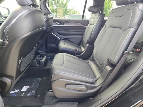 New 2025 Jeep Grand Cherokee L Overland w/ Luxury Tech Group IV image 20