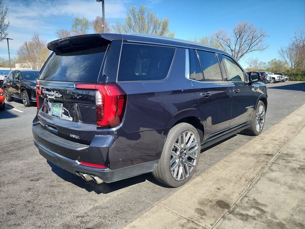 Certified 2025 GMC Yukon Denali Ultimate AWD/4WD image 8