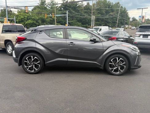 Used 2020 Toyota C-HR XLE image 6