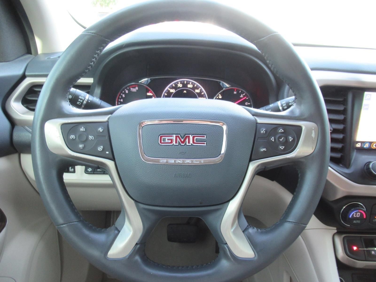 Used 2021 GMC Acadia Denali w/ Denali Technology Package FWD image 24