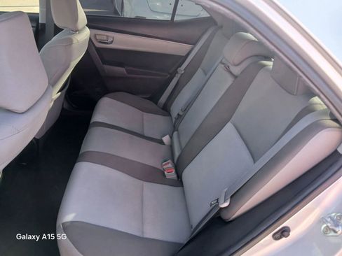Used 2018 Toyota Corolla LE FWD image 11