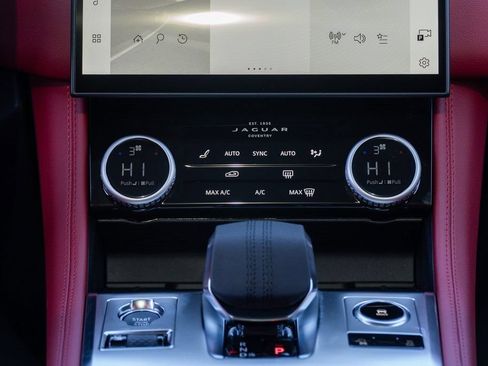Used 2025 Jaguar F-PACE R-Dynamic S AWD/4WD image 17