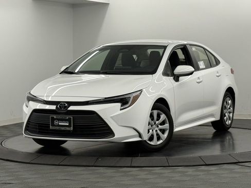 New 2026 Toyota Corolla LE image 2