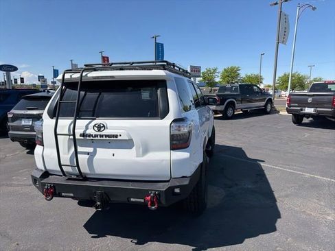 Used 2016 Toyota 4Runner SR5 AWD/4WD image 14