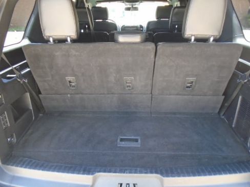 Used 2019 Ford Expedition XLT w/ Equipment Group 202A AWD/4WD image 11