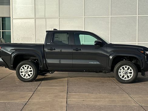 New 2026 Toyota Tacoma SR5 image 3