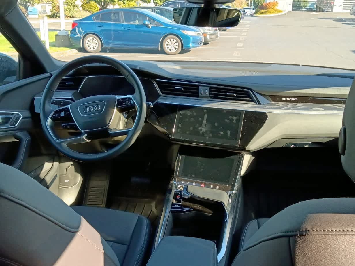 Used 2023 Audi e-tron Premium Plus w/ Premium Plus Package AWD/4WD image 5