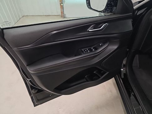 Used 2023 Jeep Grand Cherokee L Laredo AWD/4WD image 13