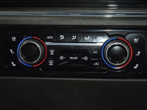 Used 2024 Chevrolet Silverado 3500 High Country w/ Technology Package image 35