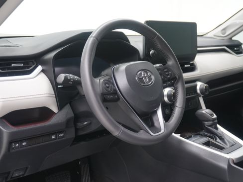 Used 2023 Toyota RAV4 Limited FWD image 10