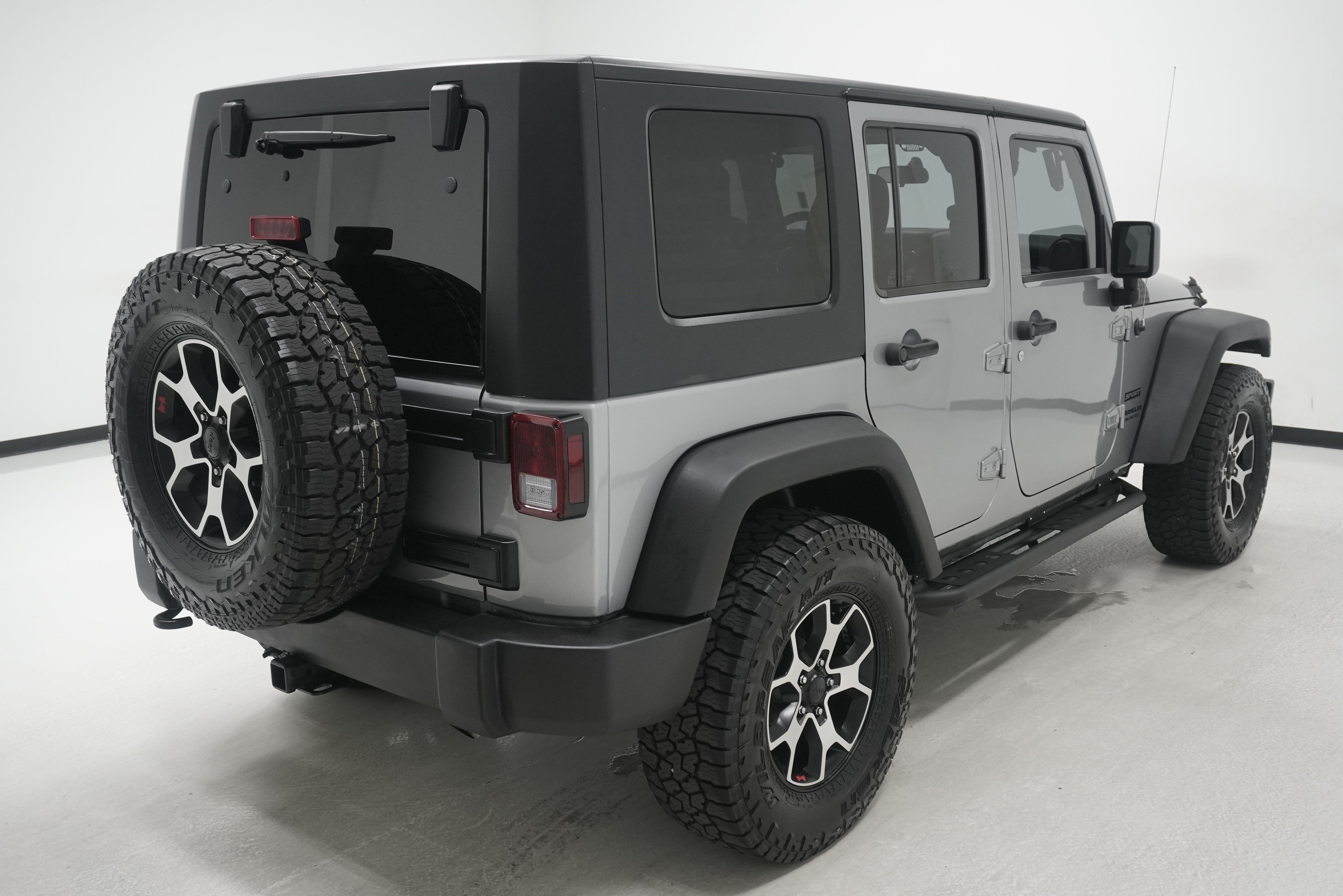Used 2016 Jeep Wrangler Unlimited Sport AWD/4WD image 4