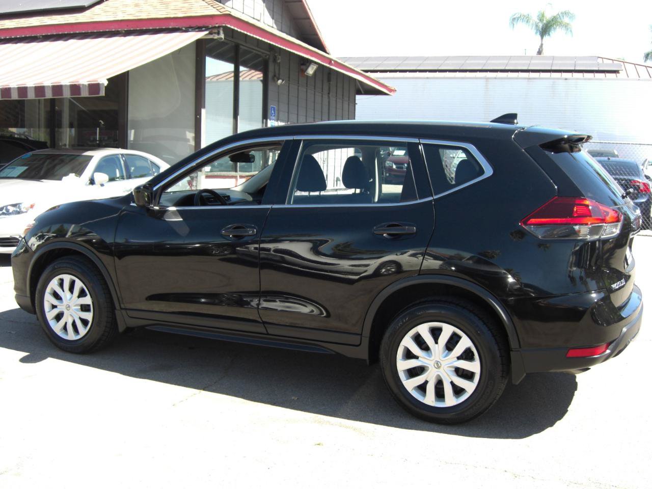 Used 2019 Nissan Rogue S FWD image 9