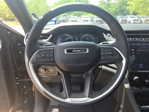 Used 2024 Jeep Grand Cherokee Limited w/ Luxury Tech Group II AWD/4WD image 9