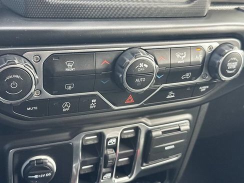 Used 2022 Jeep Wrangler Unlimited Sport AWD/4WD image 29