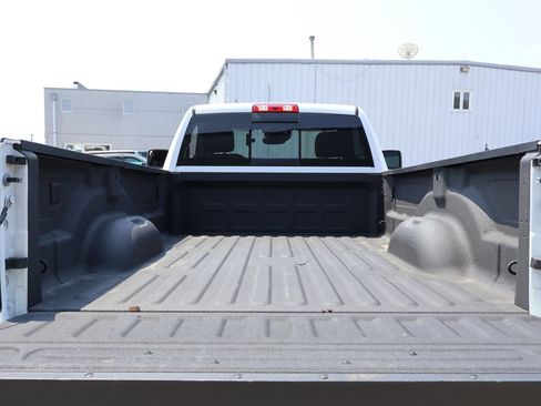 Used 2025 RAM 2500 Big Horn AWD/4WD image 10