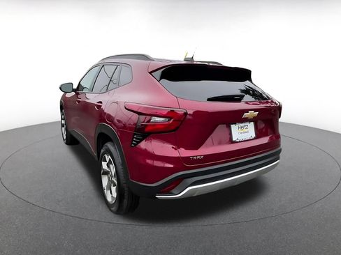 Used 2025 Chevrolet Trax LT image 11