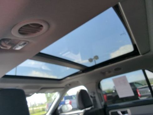 Used 2022 Ford Explorer XLT w/ Equipment Group 202A image 25