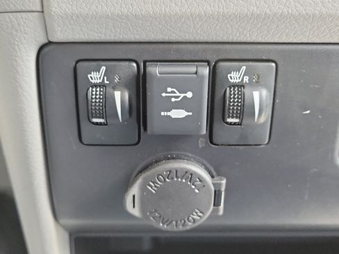 Used 2020 Toyota Sienna XLE w/ XLE Navigation Package FWD image 30