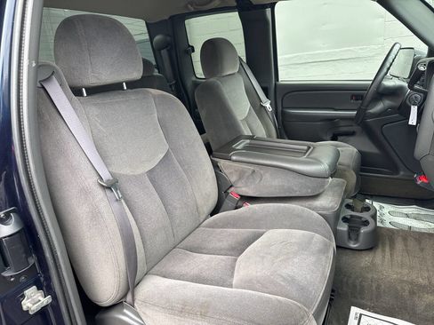 Used 2005 GMC Sierra 2500 SLE w/ Snow Plow Prep Package image 20