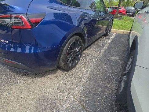 Used 2022 Tesla Model Y Performance AWD/4WD image 3