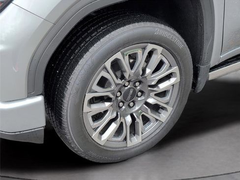 Used 2024 GMC Sierra 1500 Denali Ultimate image 12