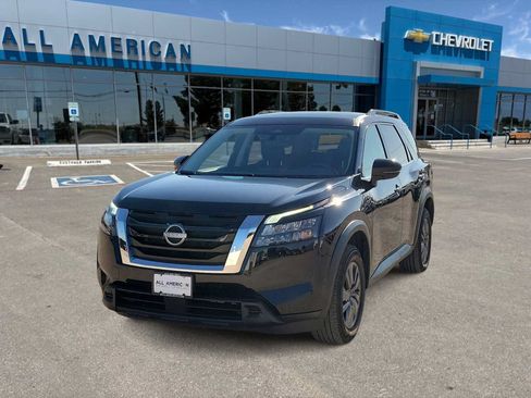 Used 2025 Nissan Pathfinder SV FWD image 1