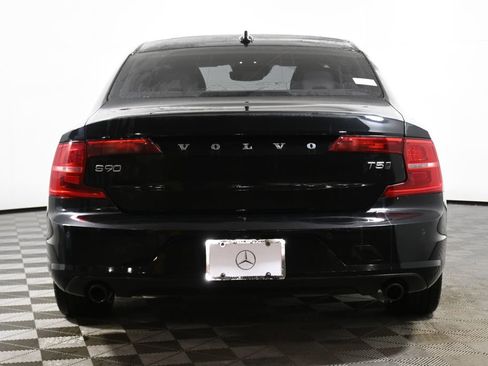 Used 2018 Volvo S90 T5 Momentum w/ Convenience Package image 9