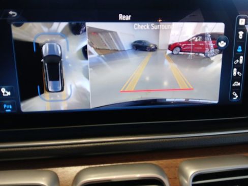 Used 2024 Mercedes-Benz GLS 450 4MATIC image 43