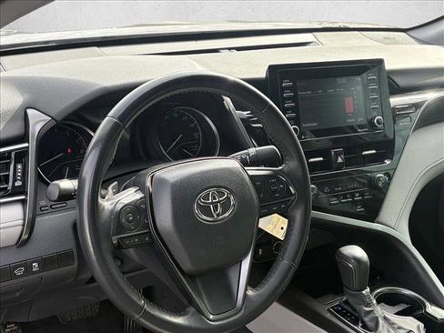 Used 2024 Toyota Camry SE image 12