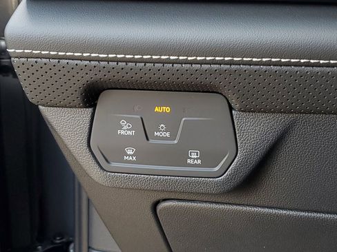 New 2026 Volkswagen Atlas Cross Sport SE image 22