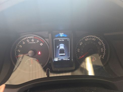 Used 2023 Toyota Tacoma SR AWD/4WD image 10