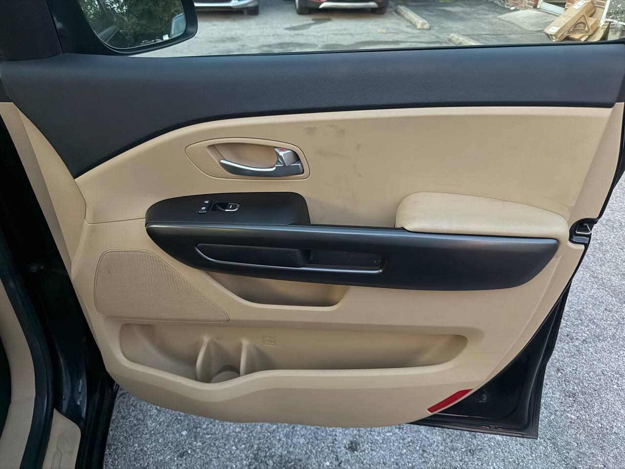 Used 2018 Kia Sedona LX FWD image 19