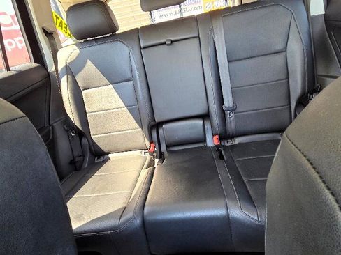 Used 2020 Volkswagen Tiguan S image 27