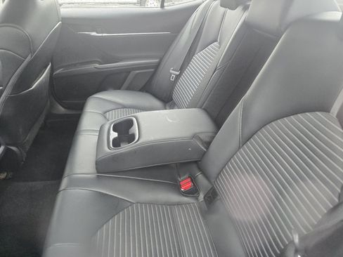 Used 2022 Toyota Camry SE FWD image 19
