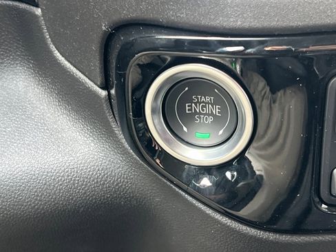 Used 2025 GMC Sierra 1500 Elevation image 19