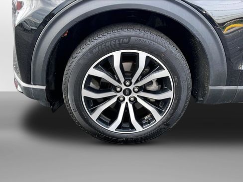 Used 2025 Ford Explorer ST-Line AWD/4WD image 2