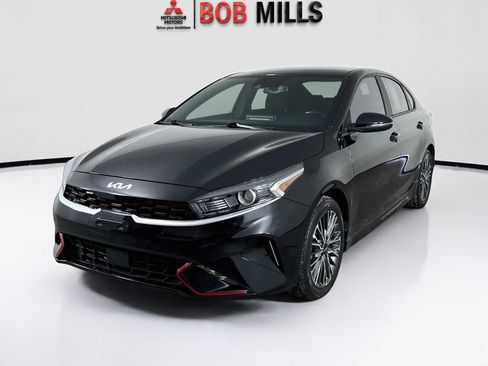 Used 2022 Kia Forte GT-Line w/ GT-Line Technology Package FWD image 3