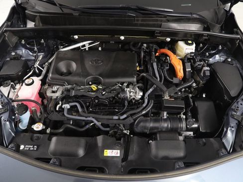 Used 2023 Toyota Venza XLE image 47