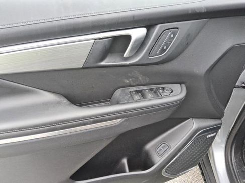 Used 2025 Buick Enclave Preferred image 6