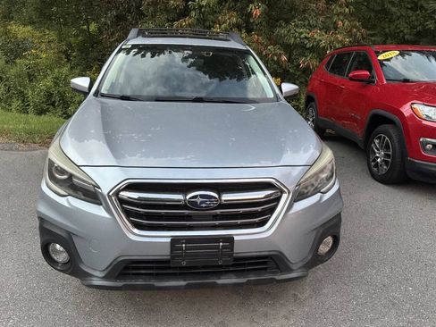 Used 2018 Subaru Outback 2.5i Limited AWD/4WD image 2