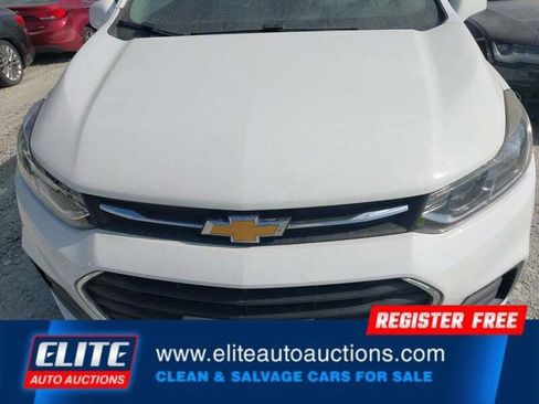 Used 2020 Chevrolet Trax LS w/ Tint and Cruise Package FWD image 12