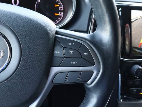 Used 2022 Jeep Grand Cherokee Laredo X image 29