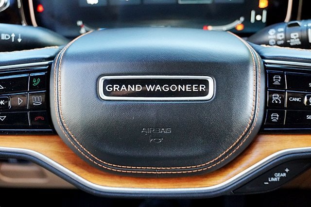 Used 2022 Jeep Grand Wagoneer Series III AWD/4WD image 50