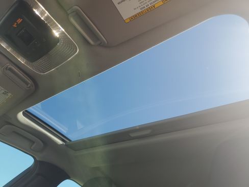 Used 2025 Toyota Prius FWD image 21