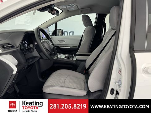New 2026 Toyota Sienna LE image 8
