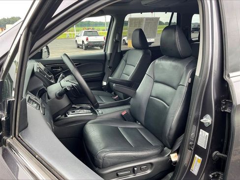 Used 2021 Honda Pilot Touring image 10