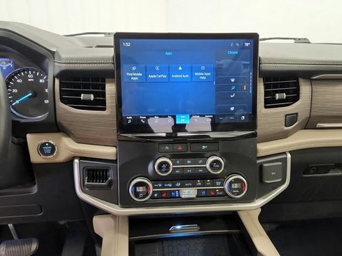 Used 2024 Ford Expedition Limited RWD image 25